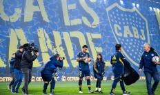 开云体育官方网站-尤文图斯蓝黑双雄失利，意甲冠军失去光环