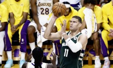 开云体育app-雄鹿险胜湖人，字母哥狂轰30+10