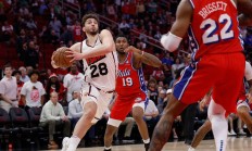 开云体育下载-爵士队逐渐找回比赛状态，备战艰苦