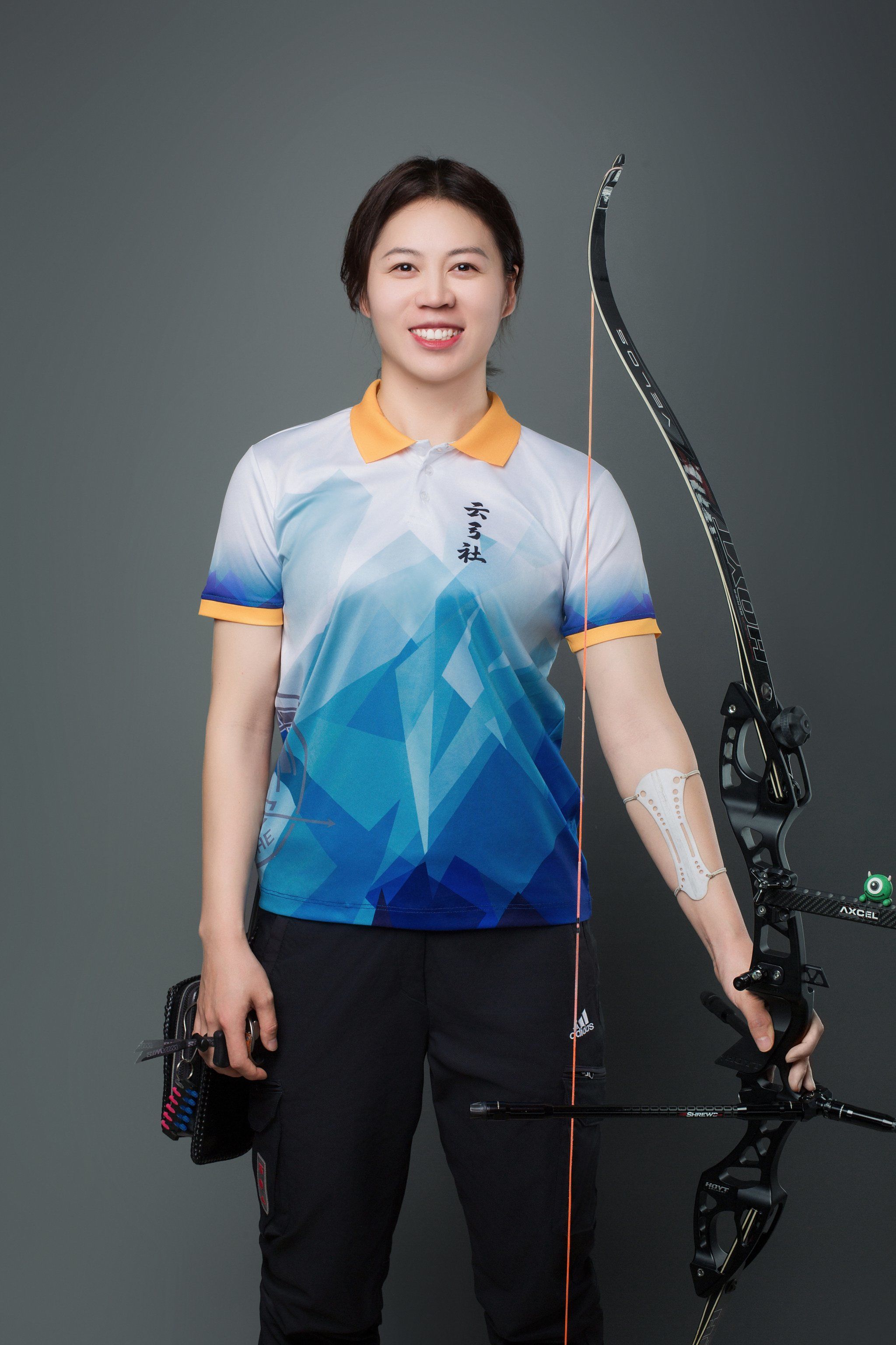 瑞士射箭选手突破自我，实力出众赢得金牌