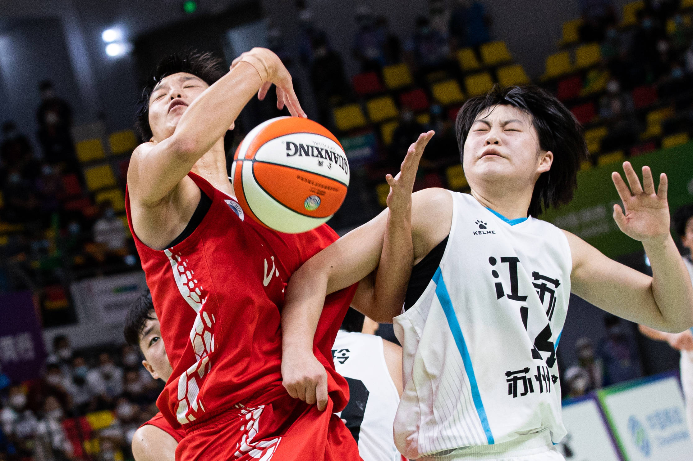 女子三人篮球比赛突围扣篮眼花缭乱