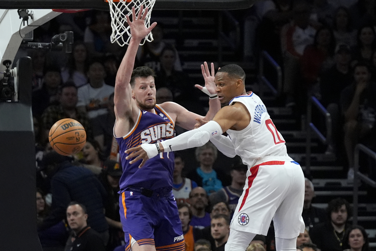 包含火箭客场胜雷霆，哈登再度奉献40+表现力压威少的词条