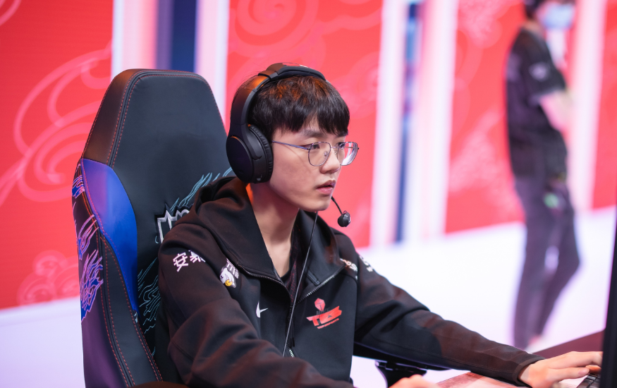 包含HKA碾压DRX,JackeyLove完成史诗逆转峡谷大战四强赛,技惊四座的词条 包含HKA碾压DRX,JackeyLove完成史诗逆转峡谷大战四强赛,技惊四座的词条