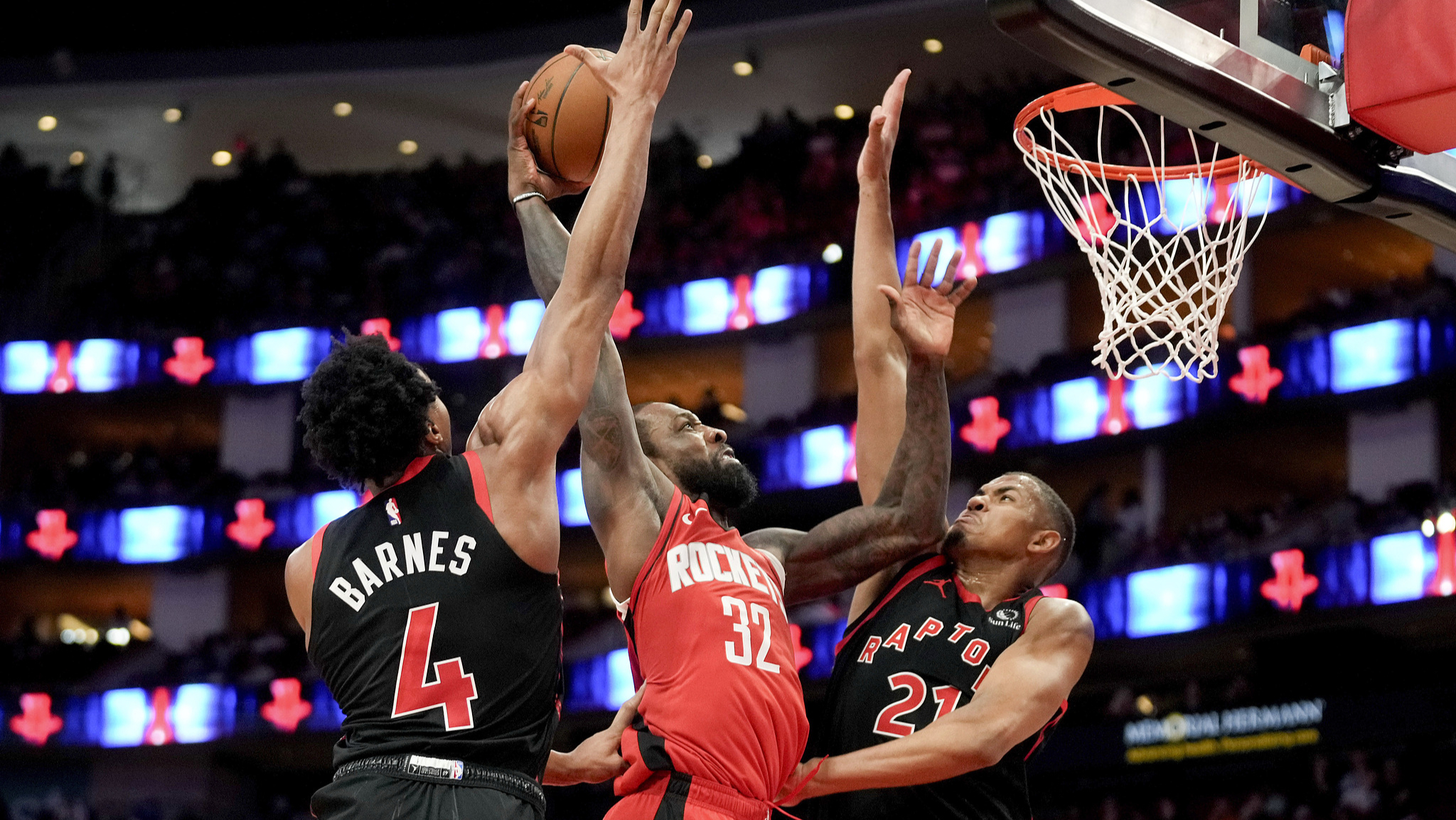 猛龙107-92战胜湖人