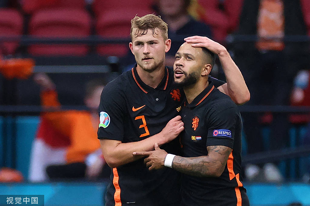 荷兰击败北马其顿,小组赛三战全胜 荷兰击败北马其顿,小组赛三战全胜