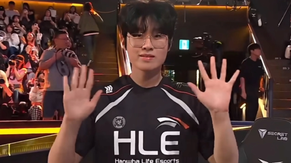 包含EG险胜T1，Perkz完成史诗逆转峡谷大战全球总决赛，强势挺进下一轮的词条