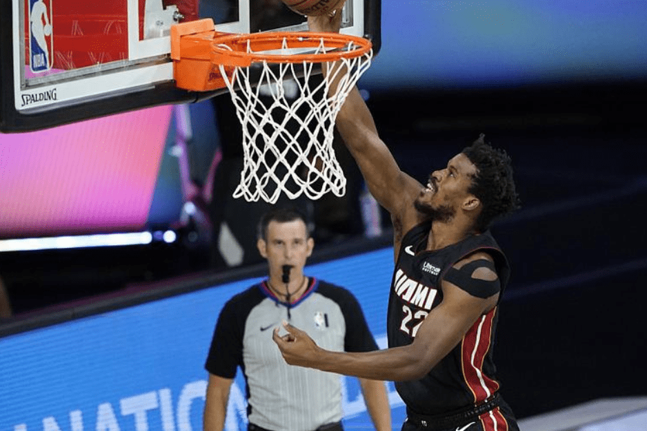 EG力克MAD,ShowMaker关键团战开团秒人强强对话四强赛,留下经典瞬间 EG力克MAD,ShowMaker关键团战开团秒人强强对话四强赛,留下经典瞬间