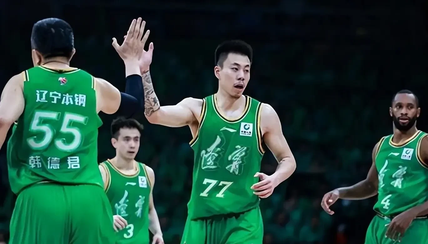 球员实力爆发,场上表现如虎添翼 球员实力爆发,场上表现如虎添翼