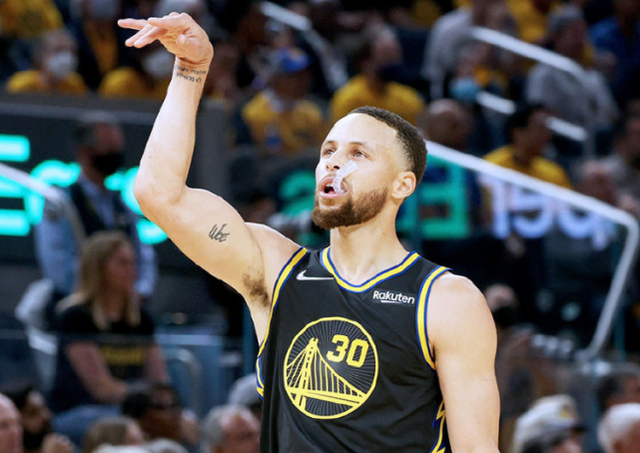 史特拉斯堡力克里昂，赢得关键三分的简单介绍