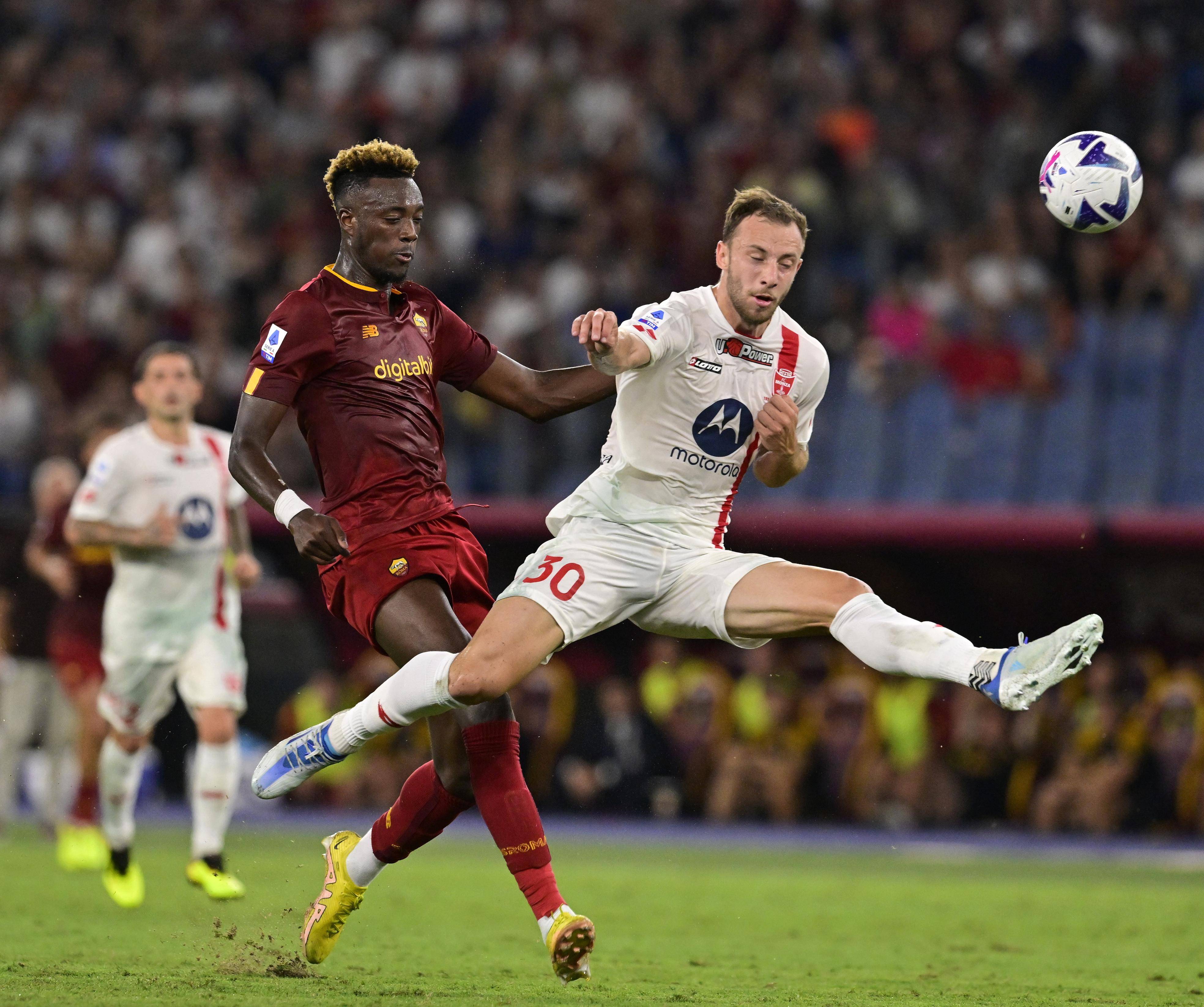 关于意甲比赛精彩片段回顾，球员表现细节揭秘的信息