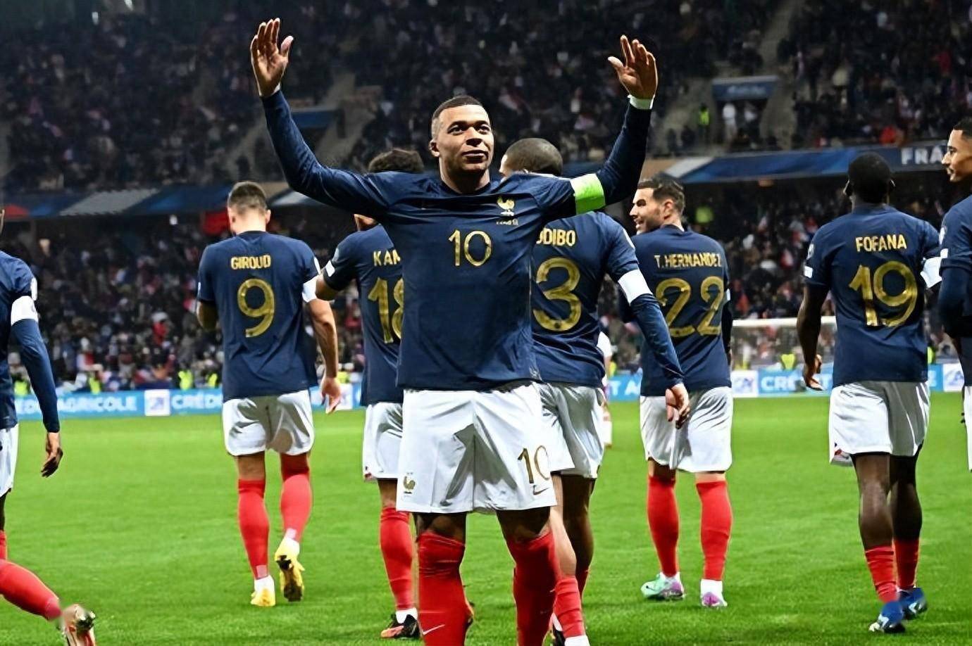 法国队在友谊赛中展现出色球技 法国队在友谊赛中展现出色球技