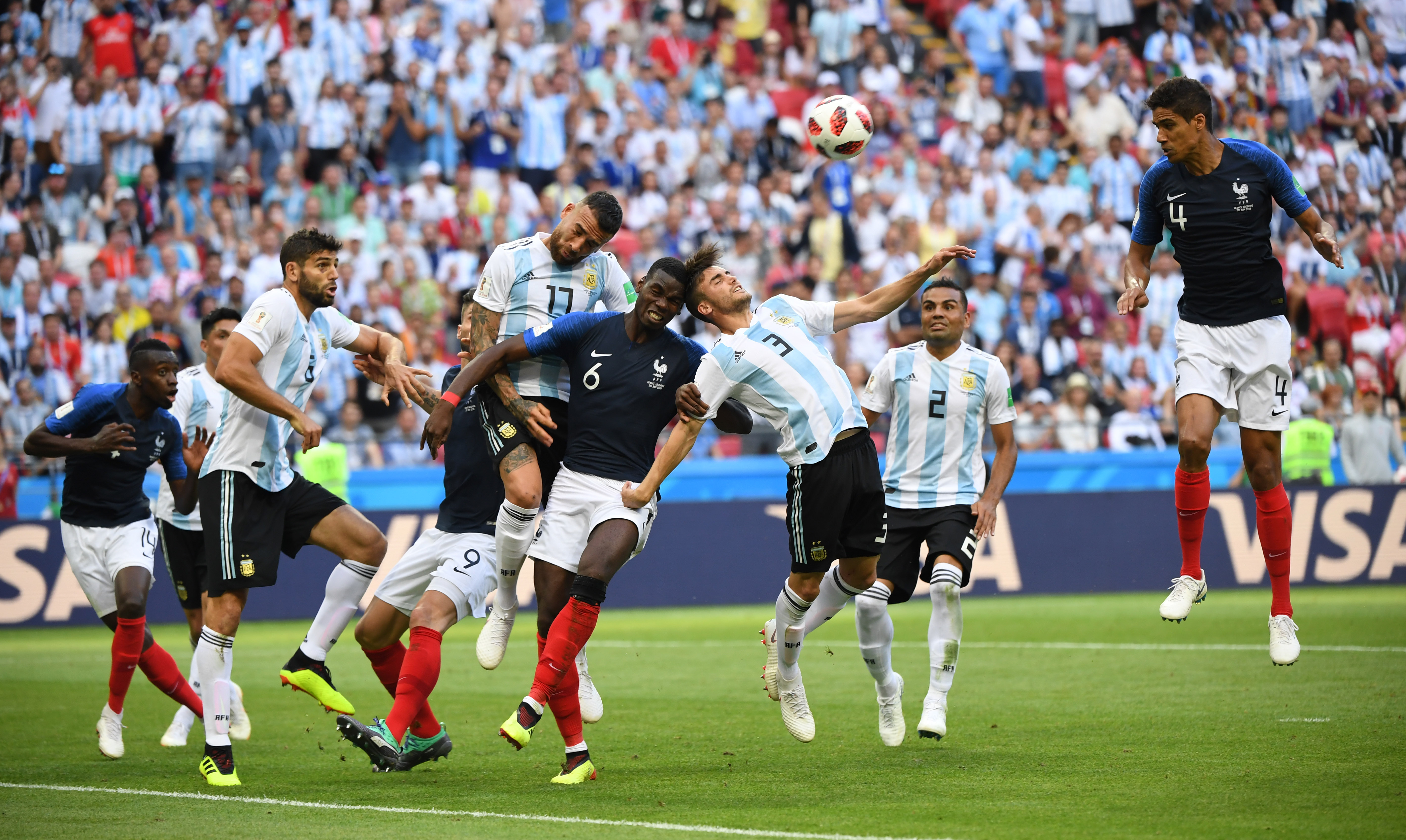 法国队在友谊赛中展现出色球技 法国队在友谊赛中展现出色球技