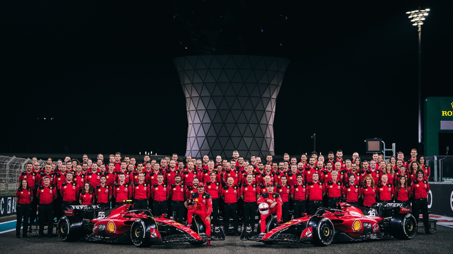 红牛车队鏖战法拉利，汉密尔顿统治全场的简单介绍