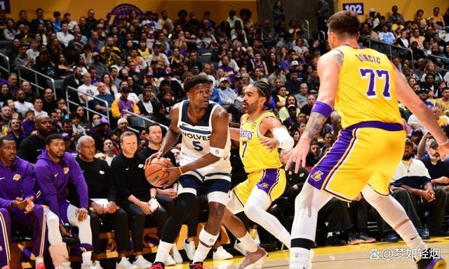 湖人翻盘独行侠，杜兰特带队取胜