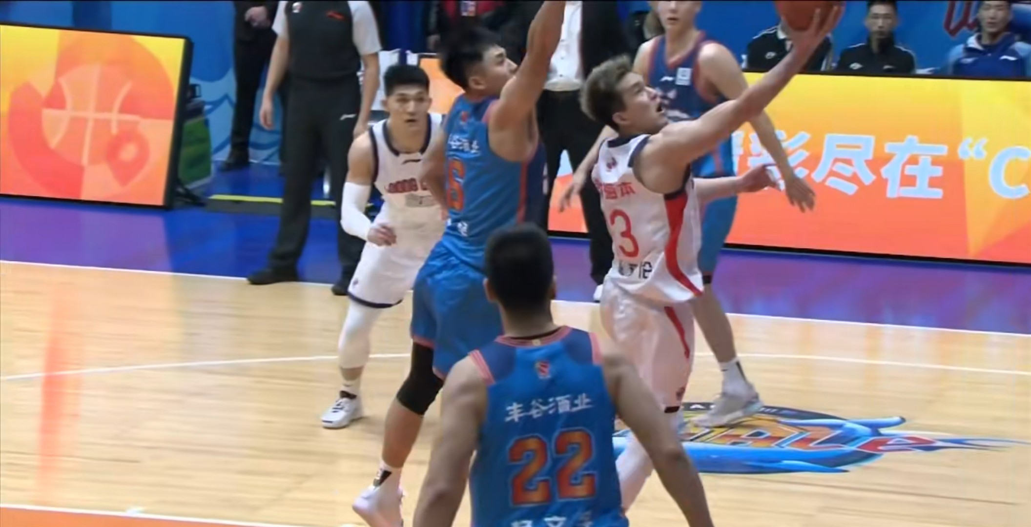 吉林队逆转上海队,郭艾伦关键制胜 吉林队逆转上海队,郭艾伦关键制胜